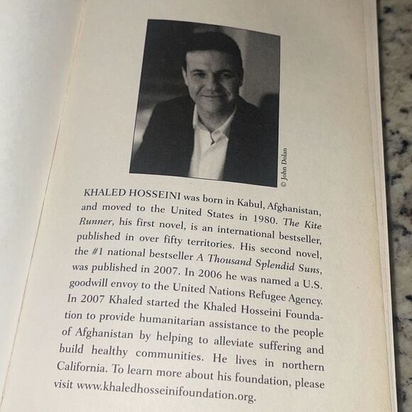 The Kite Runner A Novel Powerful By Hunting Khaled Hosseini Bestseller - Picture 4 of 5